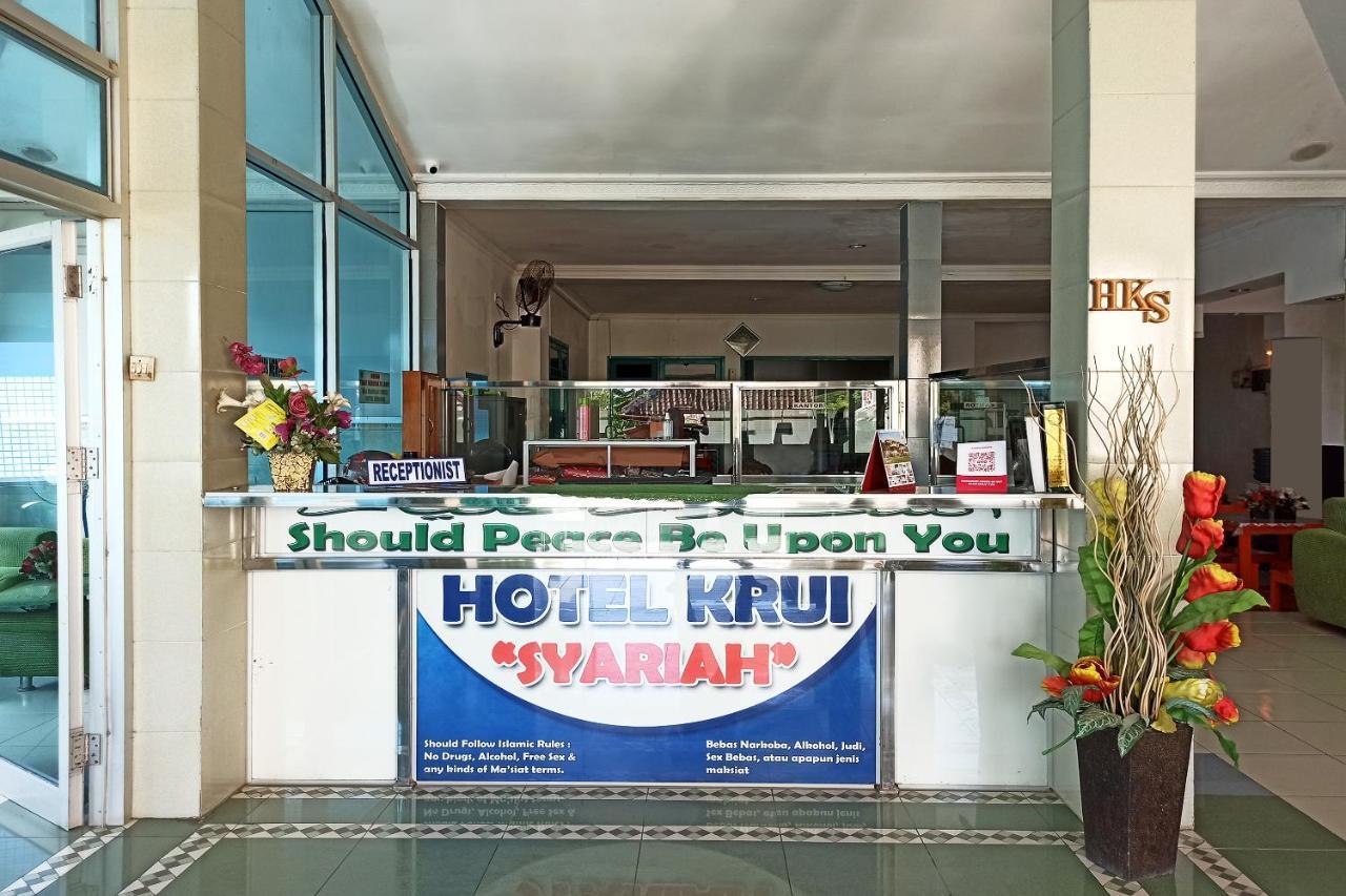 Oyo 2611 Hotel Krui Syariah Exterior foto