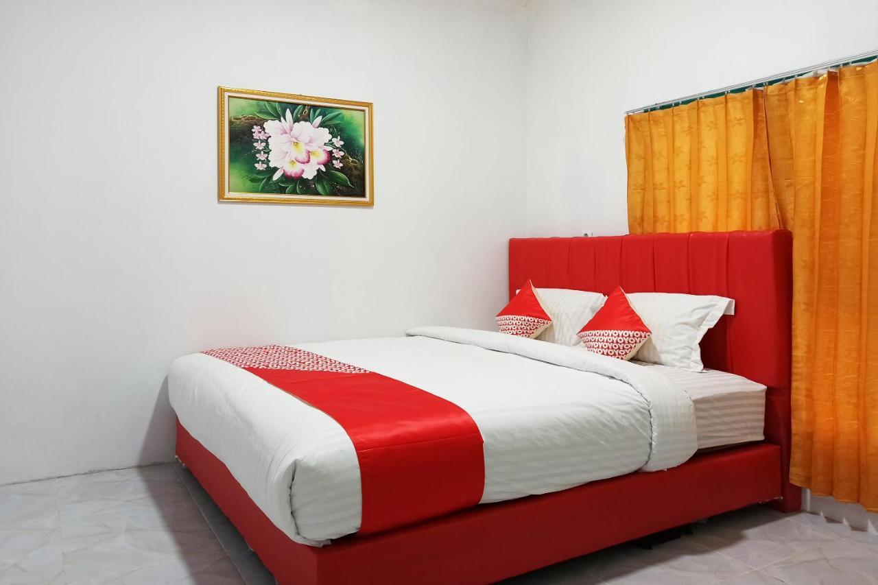 Oyo 2611 Hotel Krui Syariah Exterior foto