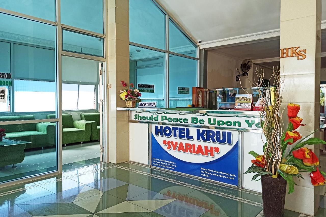 Oyo 2611 Hotel Krui Syariah Exterior foto